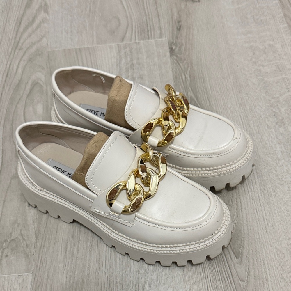 Steve Madden White Leather Loafers with Oversized Gold Chain